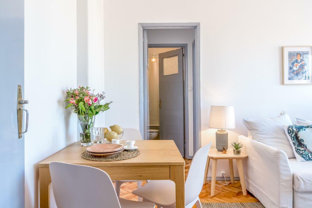 Renovated Sunny Apartment With Amazing Sunset Balcony , By Timecooler Lisboa Exteriör bild