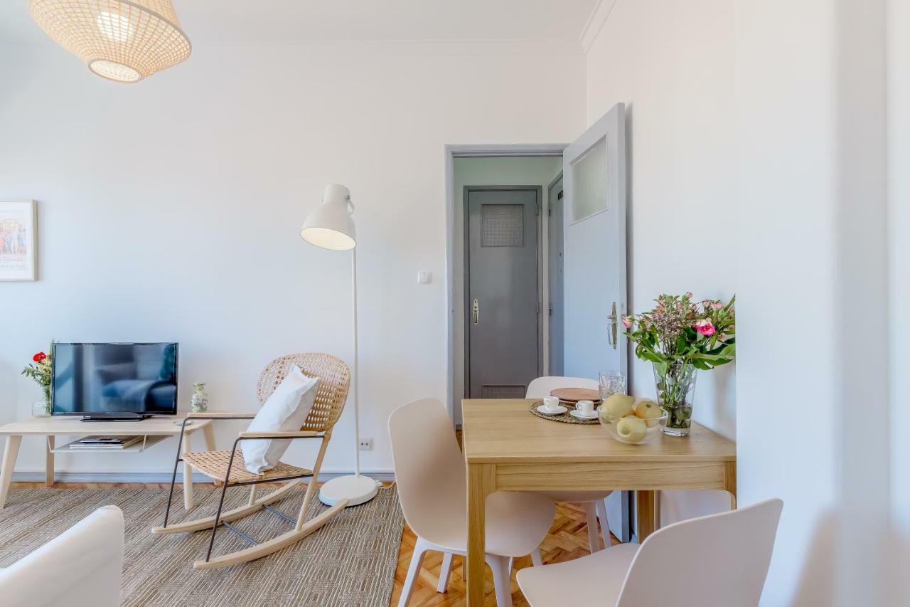 Renovated Sunny Apartment With Amazing Sunset Balcony , By Timecooler Lisboa Exteriör bild