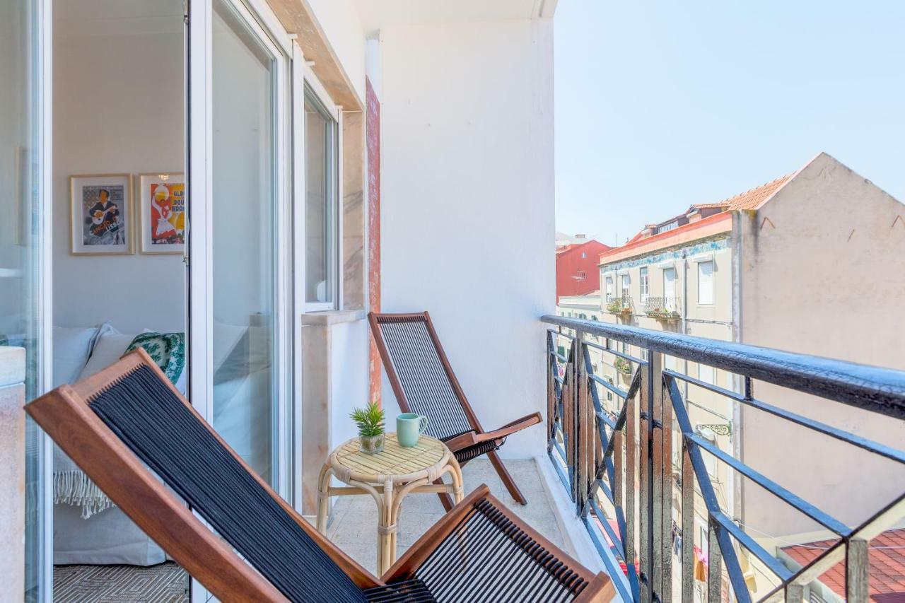 Renovated Sunny Apartment With Amazing Sunset Balcony , By Timecooler Lisboa Exteriör bild