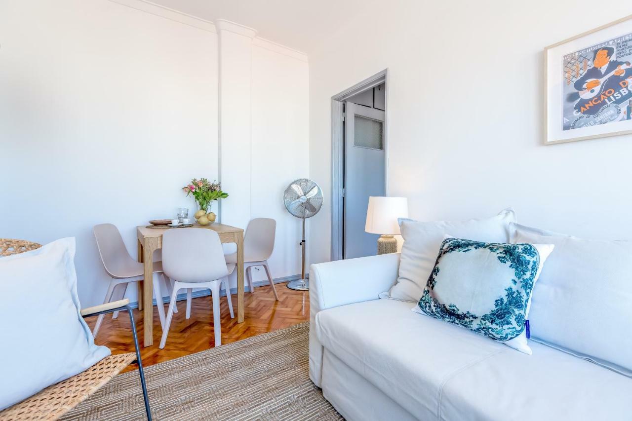 Renovated Sunny Apartment With Amazing Sunset Balcony , By Timecooler Lisboa Exteriör bild
